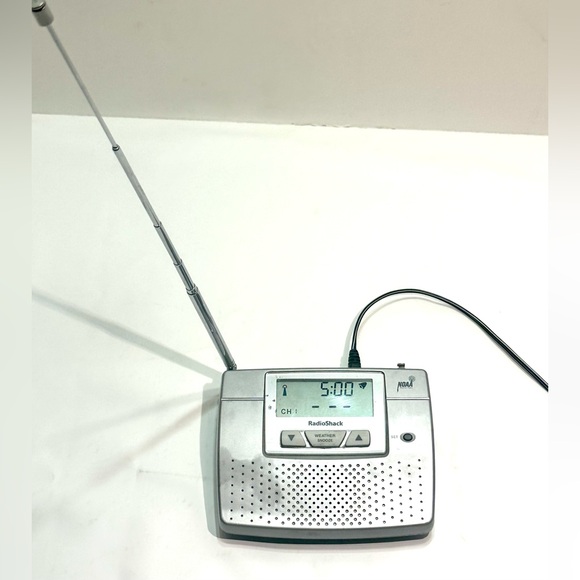Radio Shack Weather Radio - Picture 4 of 8